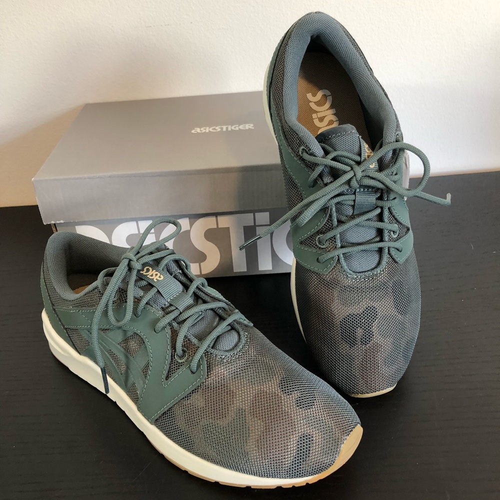 NEW green camo sneakers